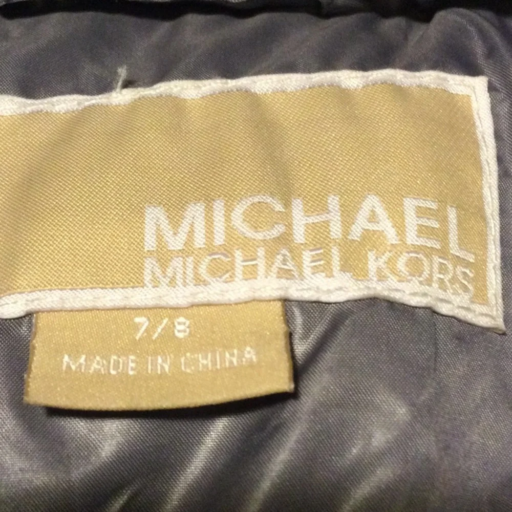 🌼 Michael Kors 🌼 Girls Puffer Coat w/ Detachable Hood faux fur trim, 7-8 - Picture 4 of 13